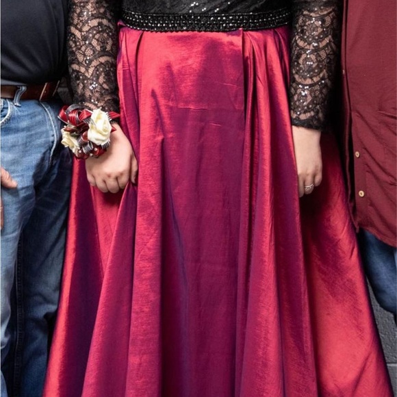 Mac Duggal Prom Dress size 18 - Picture 7 of 7